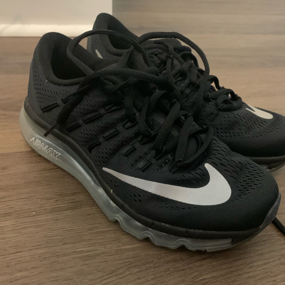 Nike Airmax tennis shoes!